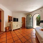 Elite Collection Pavoni In Apartment *