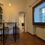 Elite Collection Pavoni In Apartment *
