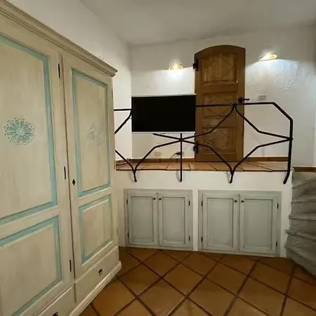 Elite Collection Pavoni In Apartment